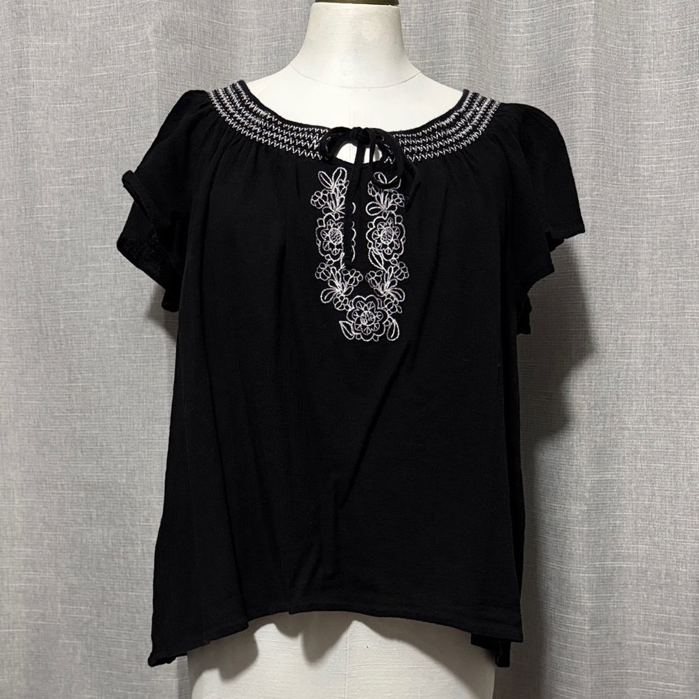 Notations brand Cotton Poly blend Shirt-Sz XL-Ruffled Sleeve-Tie Neck-Black-EUC